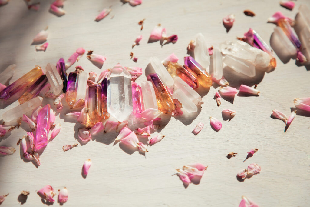 crystals-and-flowers-best-for-manifesting