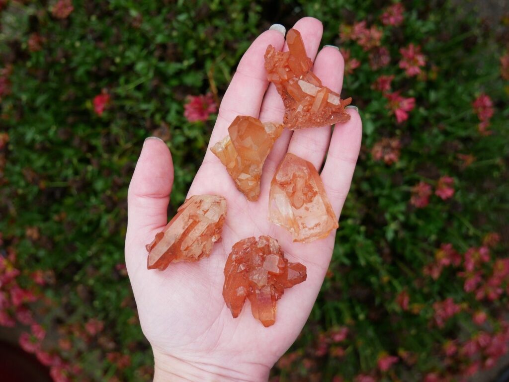 tangerine-quartz-1084723670